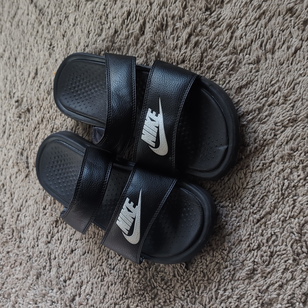 Nike slides